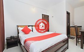 Oyo 12033 Hotel Royal Residence