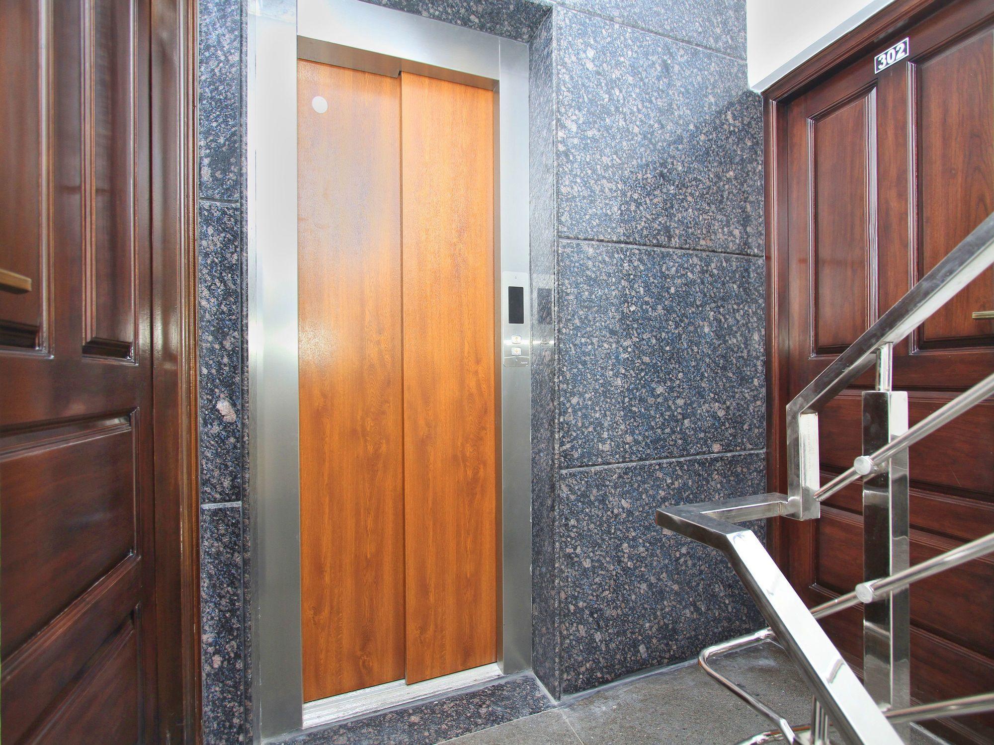 Oyo 12033 Hotel Royal Residence Bangalore Exterior photo